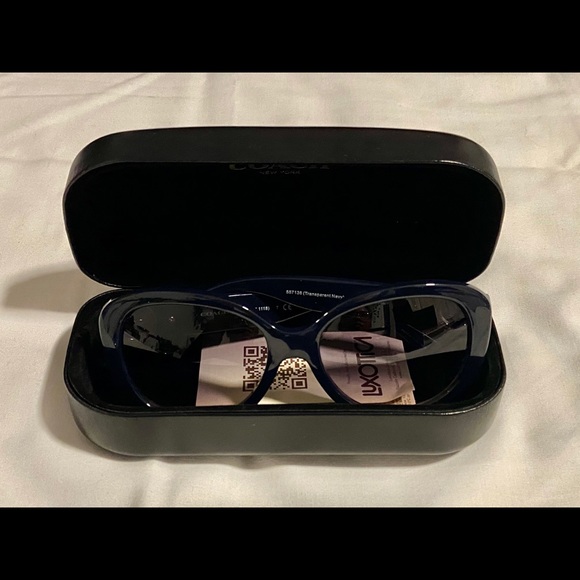 Sunglass - Picture 3 of 3